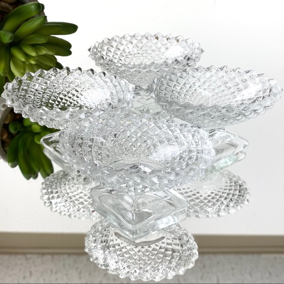 Set 4 Westmoreland English Hobnail Salt Dips - Picture 2 of 4